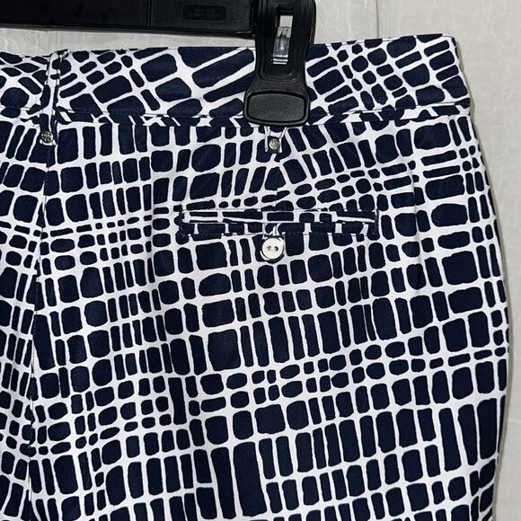 Lady Hagen 14 Navy White English Garden Cobblestone Print Short - Picture 7 of 11